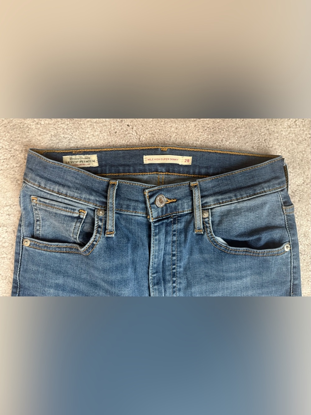 Levi’s Mile High Super Skinny Medium Blue Wash - Size 28 - Picture 2 of 6
